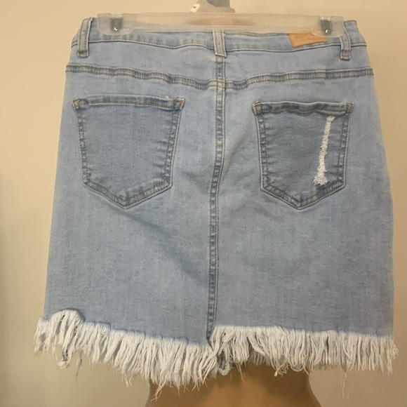 Denim BLVD Slim Fit Rugged Jean Skirt Waist 28 Distressed Mini Skirt Blue Wash - Picture 4 of 7